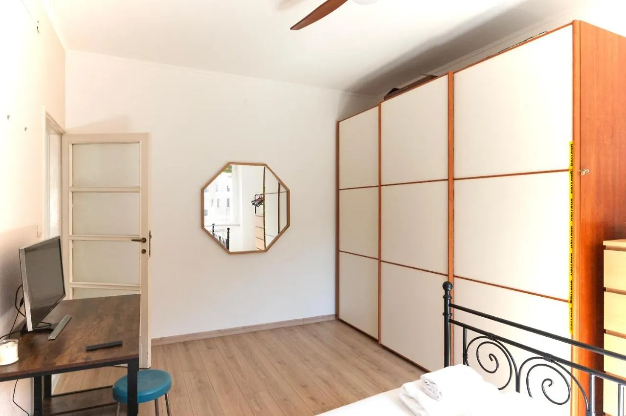 Youhosty - Osoppo 7 Milan Apartment