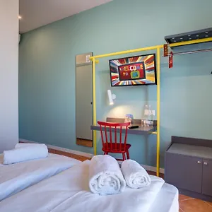 Hostel Meininger Garibaldi, Milán
